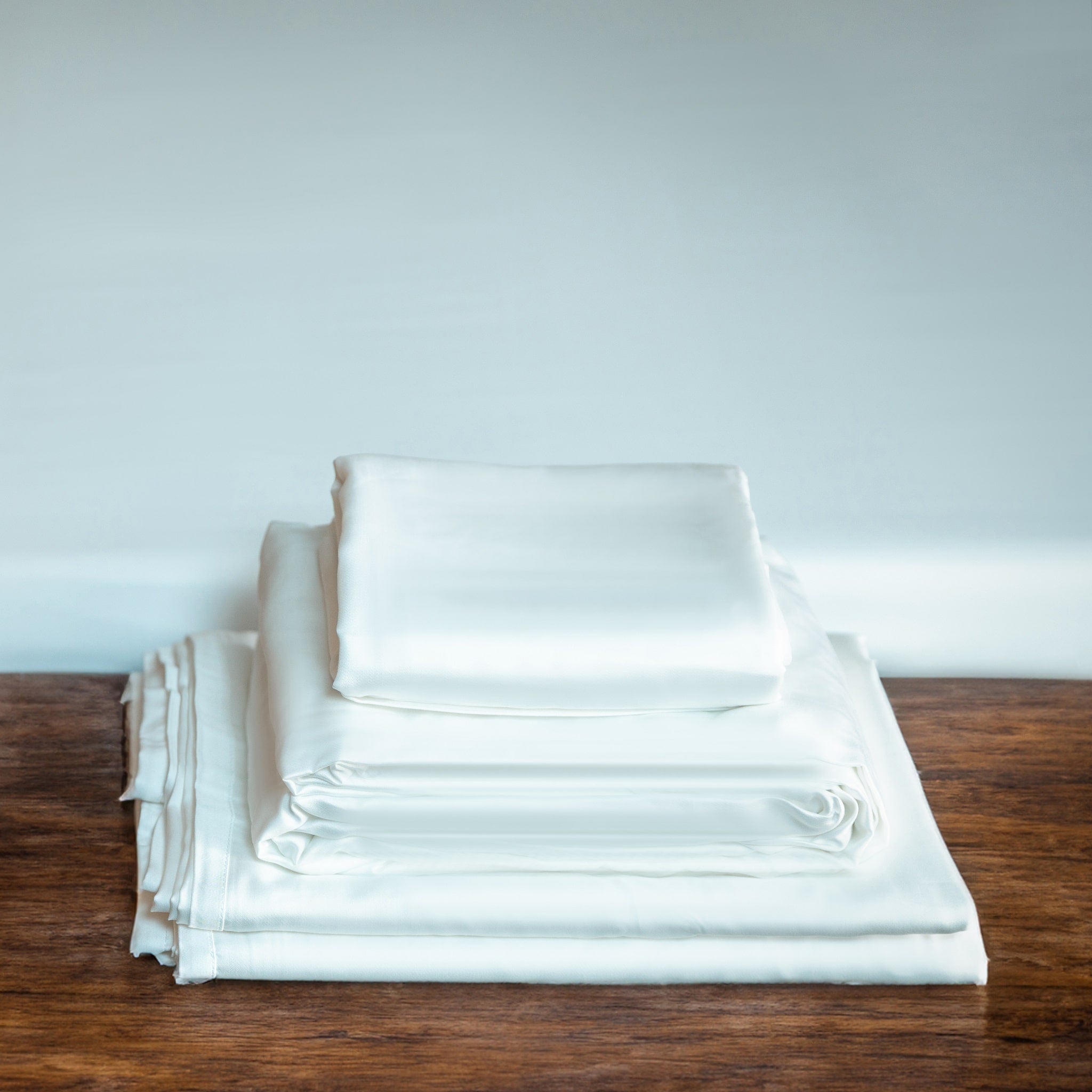 Eucalyptus Silk Sheets – Cooling, Breathable & Hypoallergenic | Luxury Comfort - Cozy Home Life